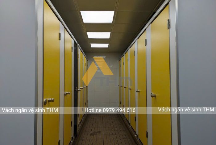 THI CÔNG VÁCH NGĂN VỆ SINH THM TẠI KCN ĐÌNH TRÁM - BẮC GIANG